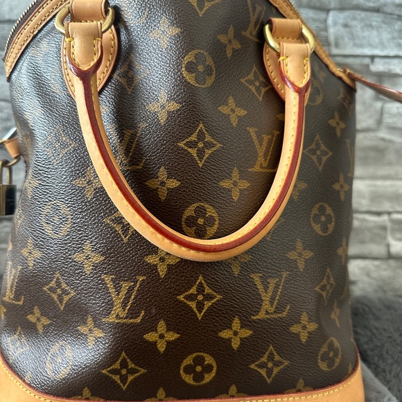 Louis Vuitton Lockit Monogram Canvas - Picture 4 of 12